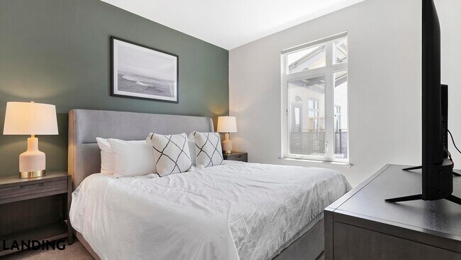 Photo - 2623 Keene St Unidad 255