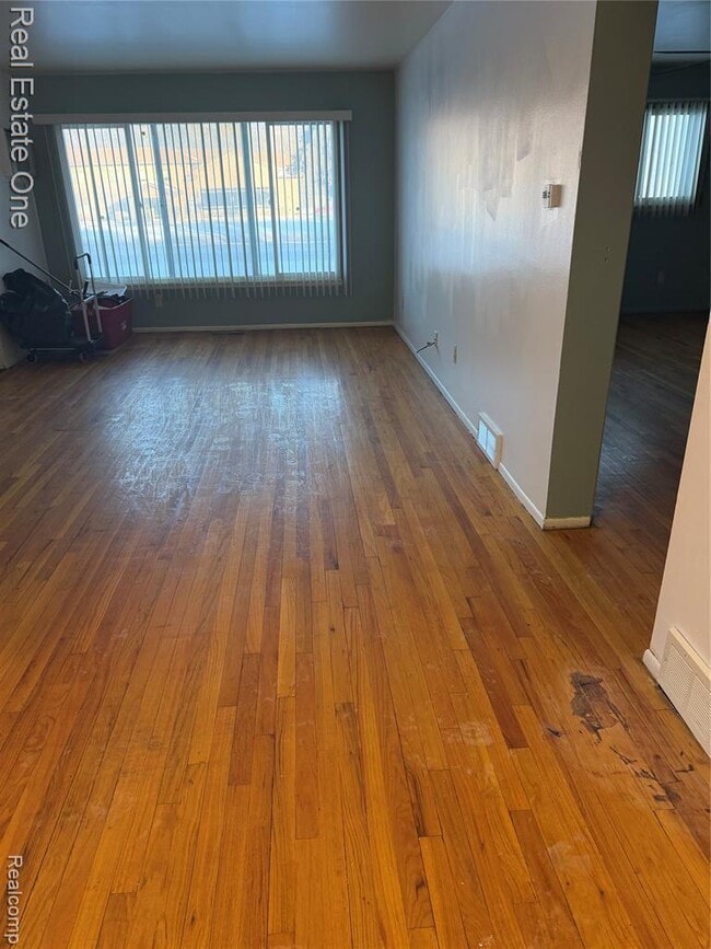 Photo - 25835 Lahser Rd Unit 5