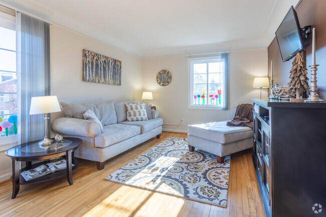 Interior Photo - NOB HILL PLACE LLC Rental