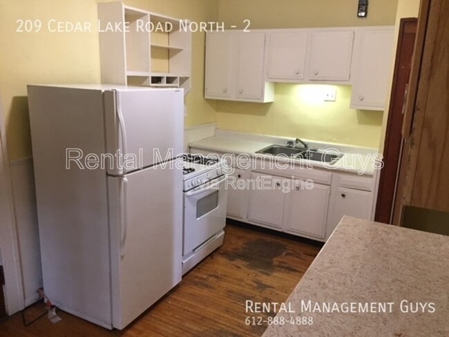 Building Photo - 209 Cedar Lake Rd N Rental
