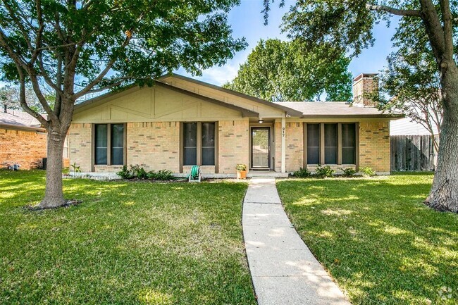 Building Photo - 217 Glenwood Dr Rental