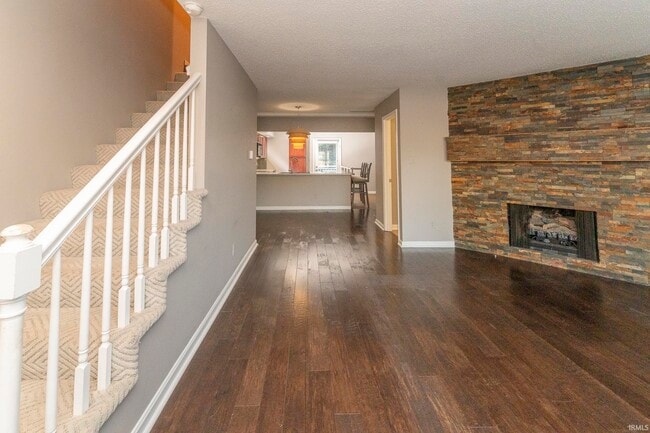 Photo - 107 Olde Newburgh Dr