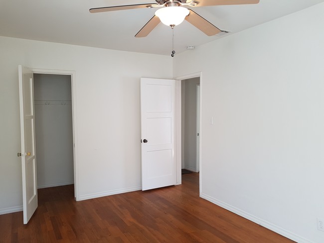 Dormitorio 1 - 2444 Oak St Unidad D