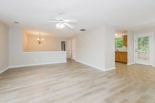 Photo - 1974 Oak Terrace Dr SE