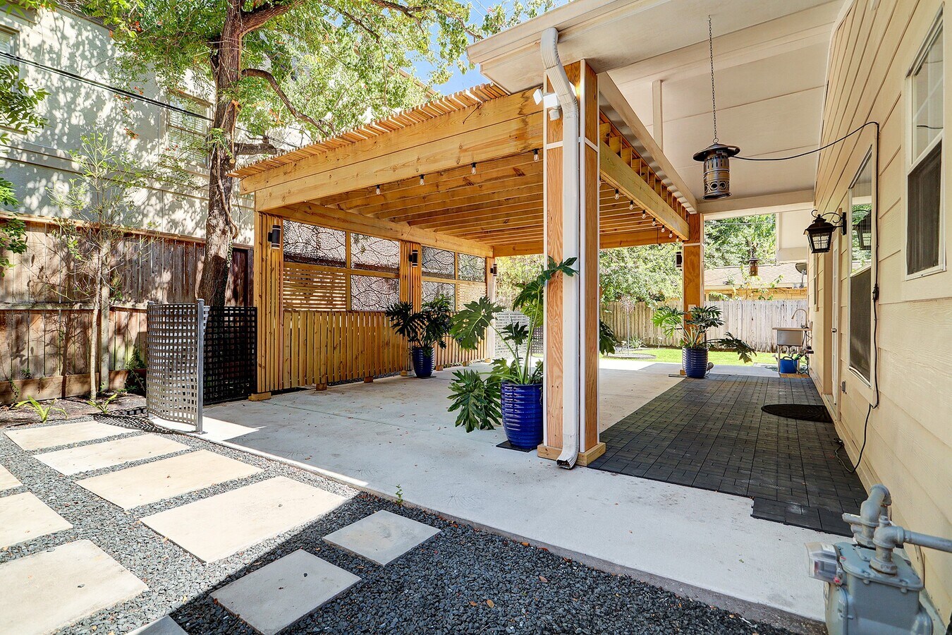 Photo - 2619 Eastgrove Ln