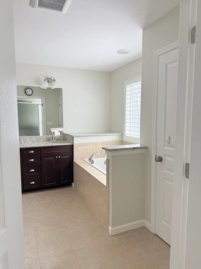 Photo - 931 Painted Lady Pl