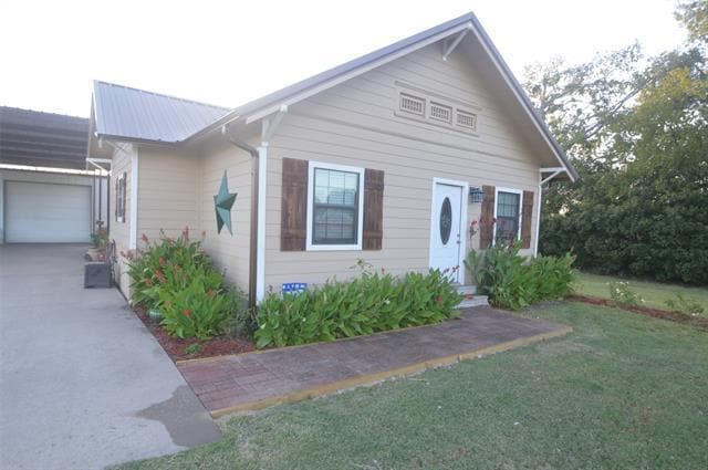 Photo - 261 Red Rd