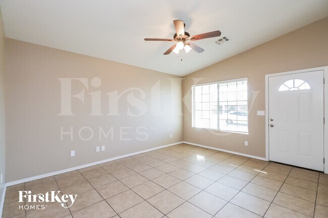 Photo - 844 E 10th Ave