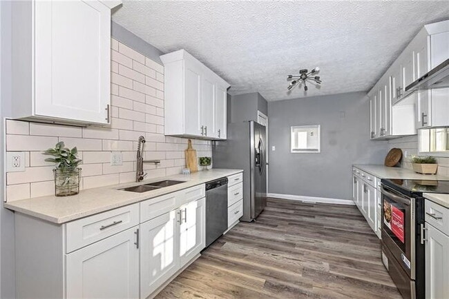 Photo - SOUTH BROAD RIPPLE 2 BEDROOM W/BASEMENT RECENTLY UPDATED