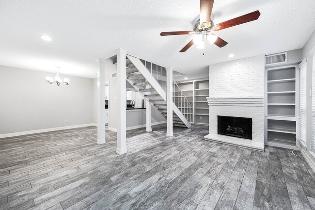 Building Photo - 5528 Beverly Hill St Unit 1 Rental