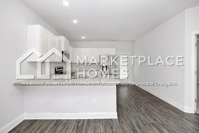 Photo - 417 Edgebrook Dr