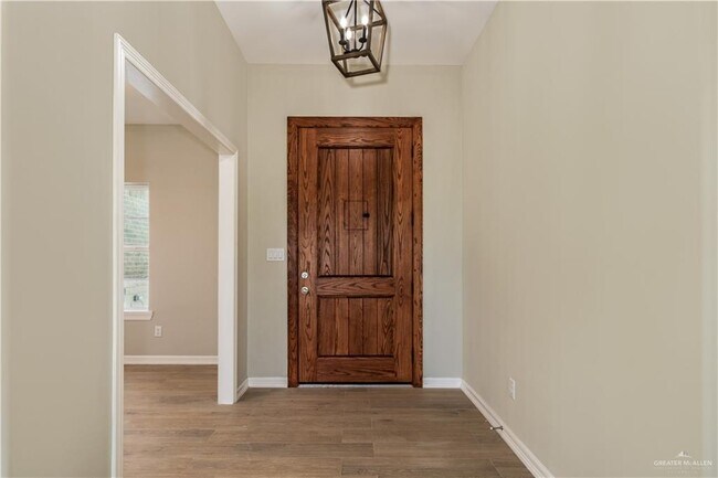 Photo - 28 Diplomat Dr