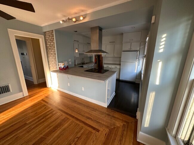 Photo - 319 Burnet Park Dr