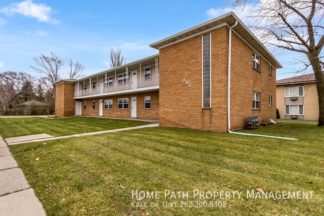 Building Photo - 502 E Merrill Ave Unit 4