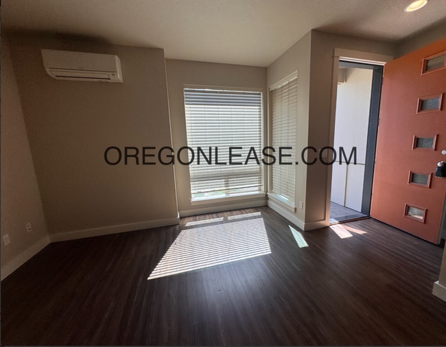 Photo - 2 bedroom 2.5 bath End Unit townhouse in Cal Young Area