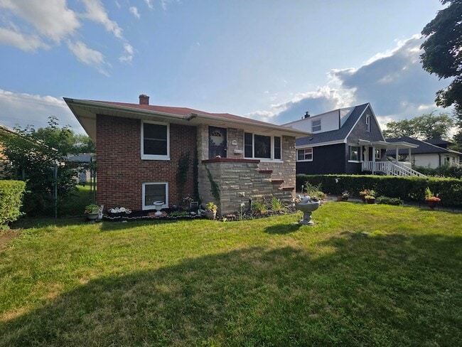 535 E 43rd Ave