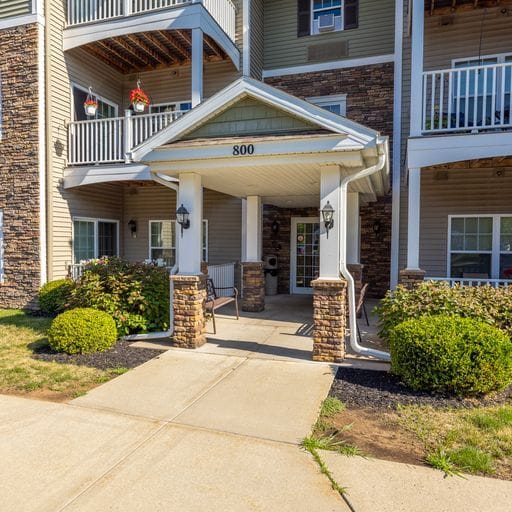 Legends at North Ponds - Legends at North Ponds Apartments