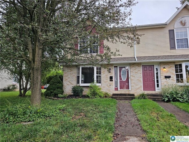 Photo - 656 Furnace St