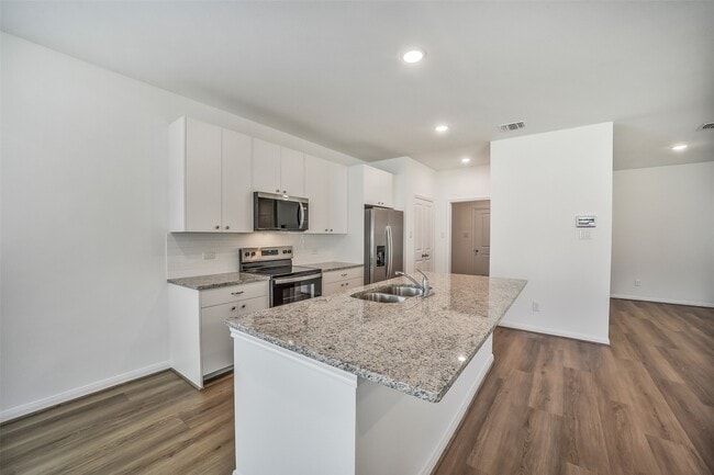 Building Photo - 11955 Pondwood Dr