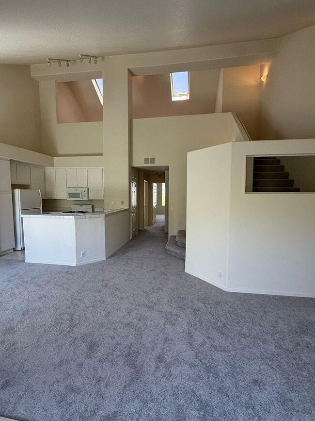 Photo - SPACIOUS 2 BEDROOM, 2 BATHROOM TOWNHOME  IN THE VILLAGIO. A NORTH SAN JOSE GEM. MUST SEE!!! Unidad 220