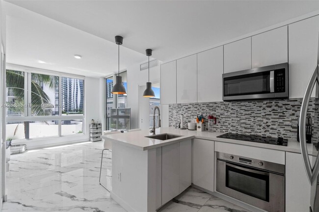 Photo - 300 S Biscayne Blvd Condo Unit T-1411