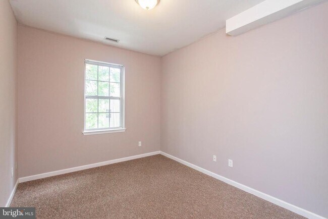 Photo - 1835 Willington St Unit 1