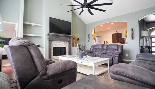 Photo - 2109 Mooncrest Dr