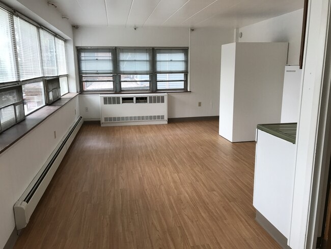 Photo - 140 W. Gorham