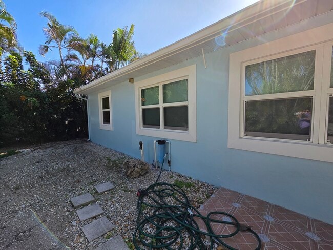 Photo - 1008 Macy St