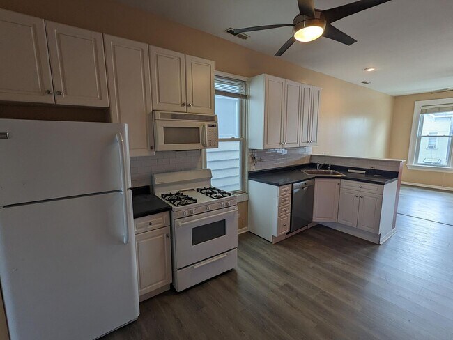 Photo - 2426 W. Moffat St Unit Apt. 2