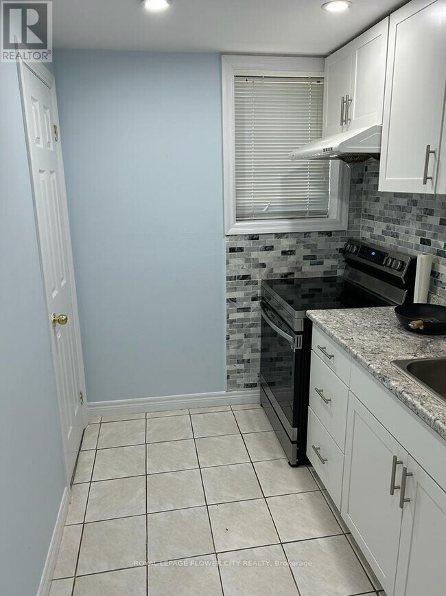 Photo - 4 Lascelles Blvd