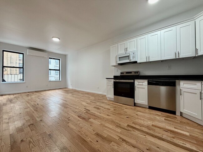 Photo - 346 W 52nd St Unit 3D