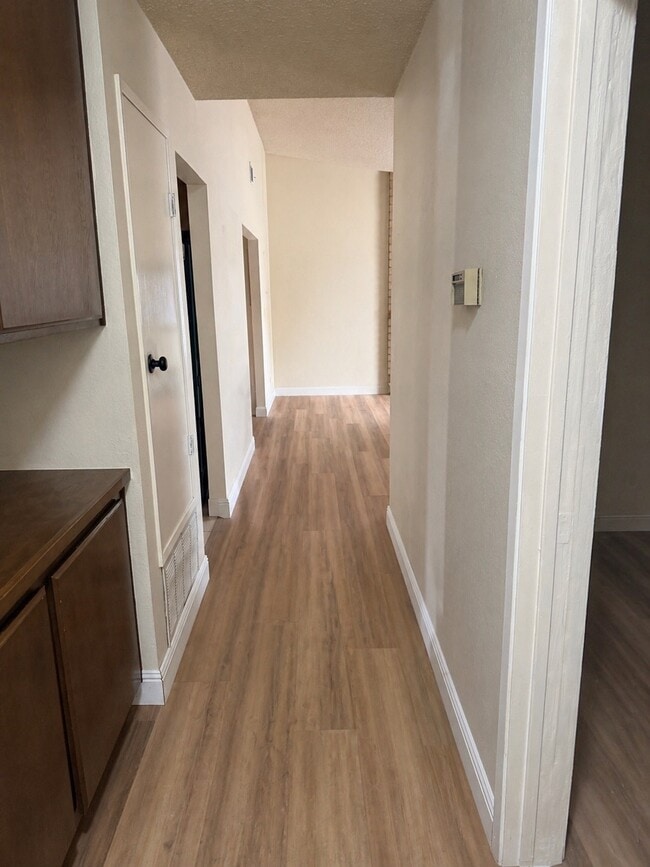 pasillo - 220 Notre Dame Dr Unidad 1 bed 1 bath apartment