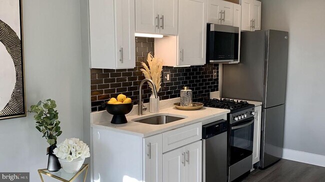 Photo - 517 7th St NE Unit 2