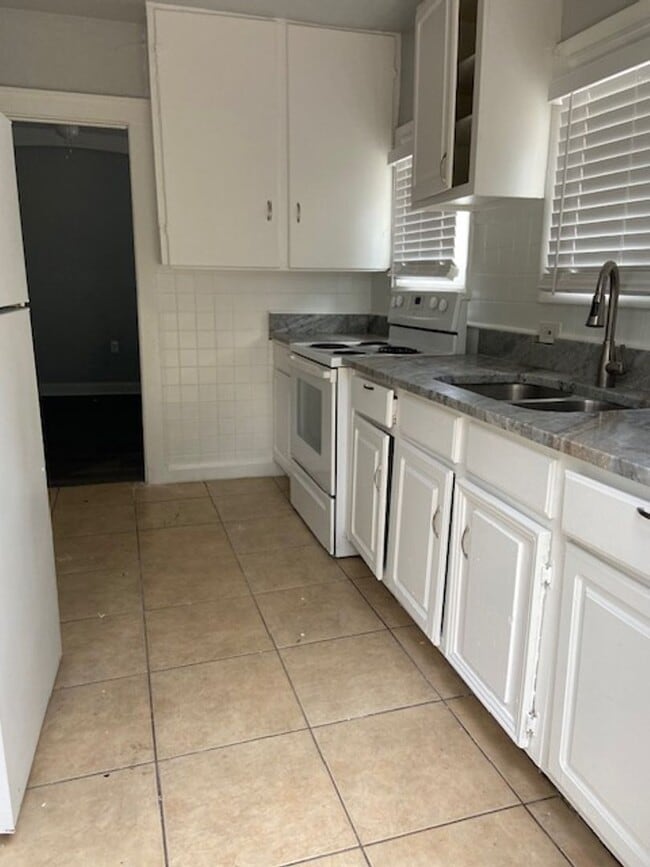 Photo - 1727 Unit B