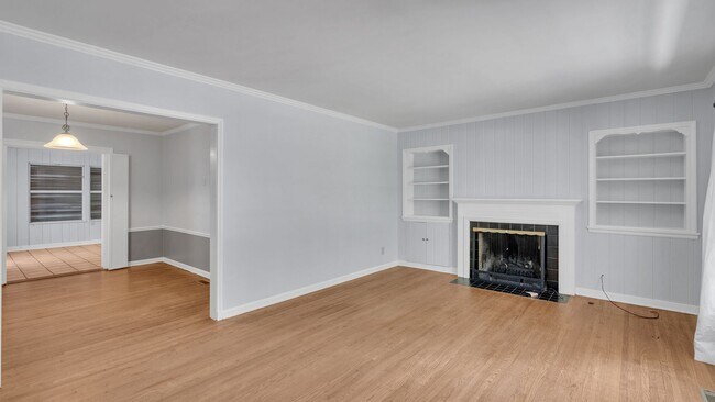 Photo - 2 Bed / 1 Bath with a flex room in Tulsa! ...