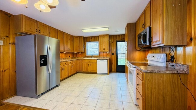 Photo - 494 Old Jonesboro Rd