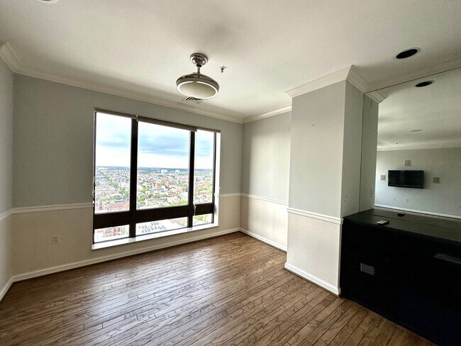 Photo - Charming 1 Bedroom/ 1.5 Bathroom Condo Unit in Inner Harbor, Baltimore, MD!