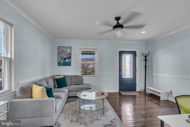 Photo - 4011 Blaine St NE