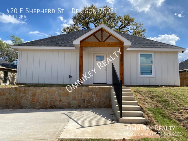 Building Photo - 420 E Shepherd St Rental