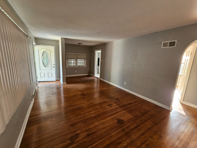 Photo - 23 Beacon Ave