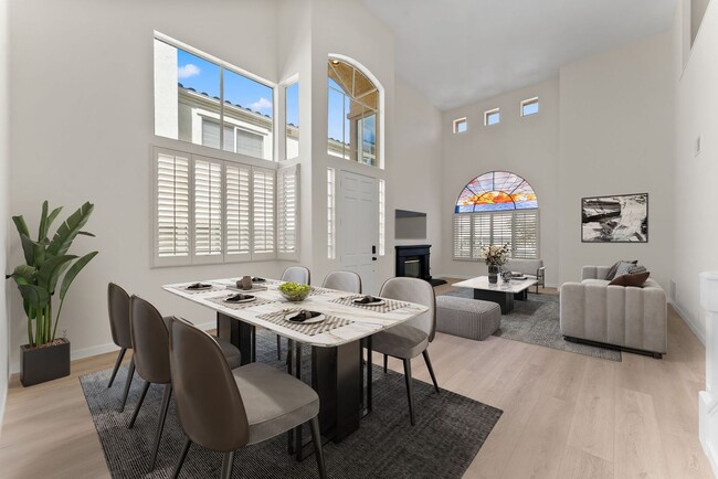 Photo - 4 Bed/2.5 Bath Vista Residence Beautifully Upgraded and Ready for Move In!