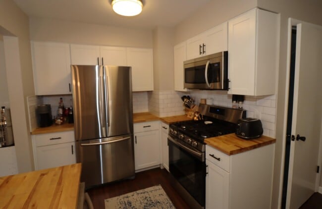 Photo - 3130 Reis Ave