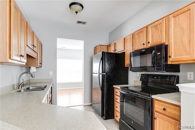 Photo - 5500 Millstream Ln