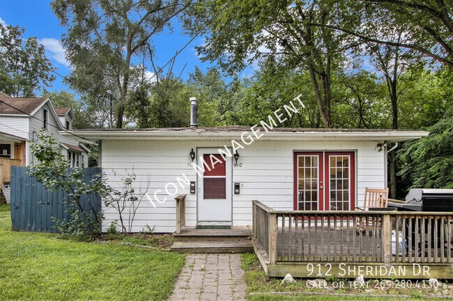 Building Photo - 912 Sheridan Dr Rental
