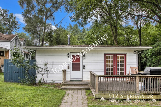 Building Photo - 912 Sheridan Dr Rental