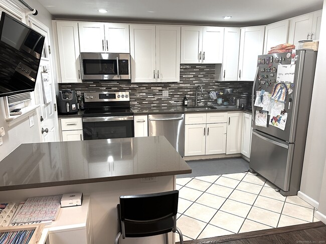 Photo - 421 Hope St Unit APT B