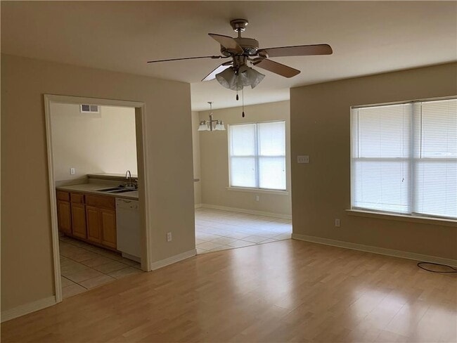 Photo - 403 Perryl Ln