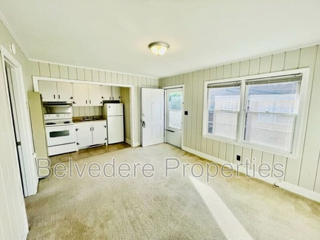 Photo - 215 McIver St