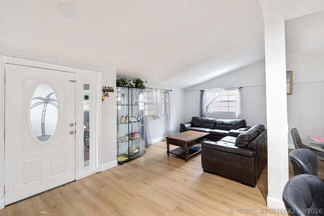 Photo - 3872 Mackinac Rd